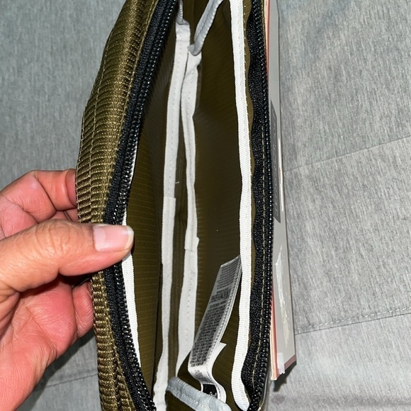 JanSport NWT Waisted Pack In Ballistic Nylon Adjustable Fanny Pack Army Green - Picture 5 of 6